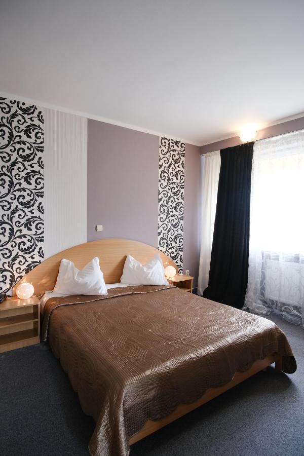 Hotel Rusca Hunedoara Exteriér fotografie